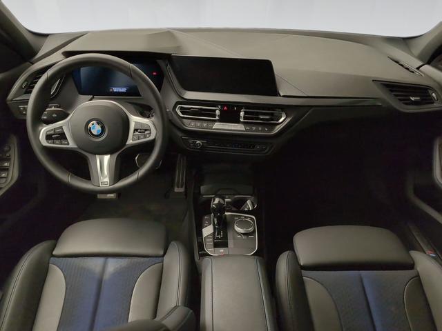 BMW Serie 1 118i color Azul. Año 2024. 103KW(140CV). Gasolina. En concesionario Automotor Premium Viso - Málaga de Málaga