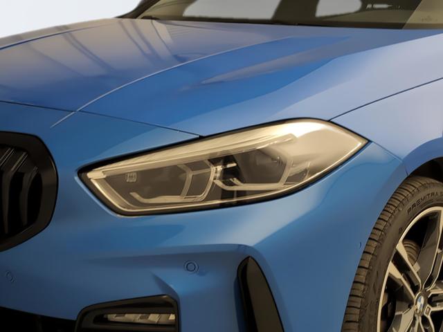 BMW Serie 1 118i color Azul. Año 2024. 103KW(140CV). Gasolina. En concesionario Automotor Premium Viso - Málaga de Málaga