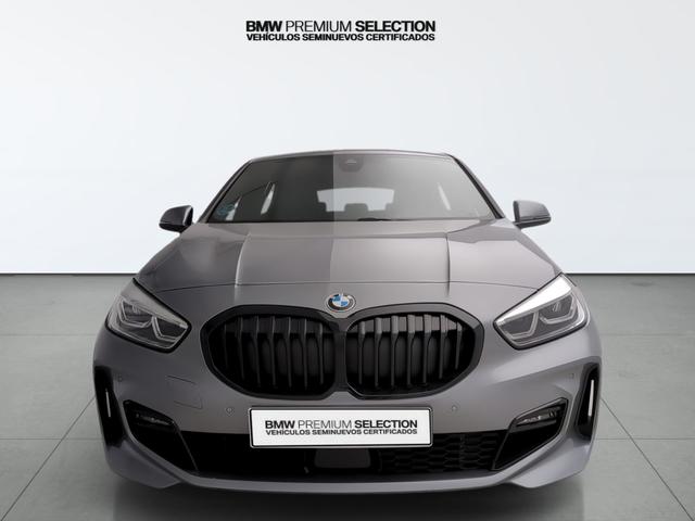 BMW Serie 1 118i color Gris. Año 2024. 103KW(140CV). Gasolina. En concesionario Automotor Premium Velázquez - Málaga de Málaga