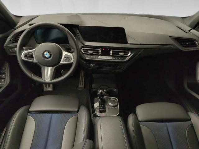 BMW Serie 1 118i color Gris. Año 2024. 103KW(140CV). Gasolina. En concesionario Automotor Premium Velázquez - Málaga de Málaga