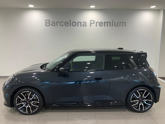 fotoG 2 del MINI MINI 3 Puertas Cooper SE 160 kW (218 CV) 218cv Eléctrico del 2024 en Barcelona