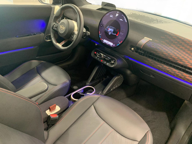 fotoG 7 del MINI MINI 3 Puertas Cooper SE 160 kW (218 CV) 218cv Eléctrico del 2024 en Barcelona