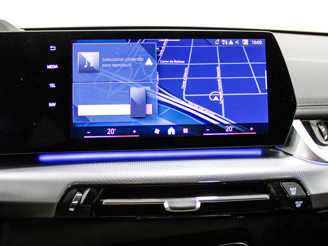 BMW iX1 eDrive20 color Blanco. Año 2024. 150KW(204CV). Eléctrico. En concesionario Barcelona Premium -- GRAN VIA de Barcelona