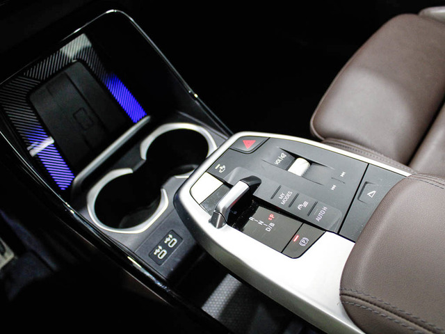 BMW iX1 eDrive20 color Blanco. Año 2024. 150KW(204CV). Eléctrico. En concesionario Barcelona Premium -- GRAN VIA de Barcelona