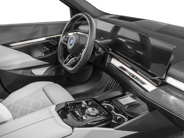 BMW i5 eDrive40 Touring color Verde. Año 2025. 250KW(340CV). Eléctrico. En concesionario Caetano Cuzco, Alcalá de Madrid
