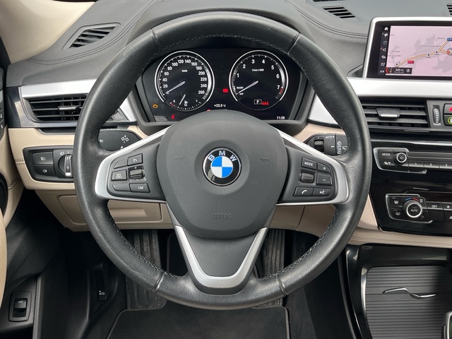 BMW X2 sDrive18i color Gris. Año 2022. 103KW(140CV). Gasolina. En concesionario Grünblau Motor (Bmw y Mini) de Cantabria