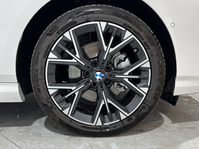 BMW Serie 1 120d color Blanco. Año 2025. 120KW(163CV). Híbrido Electro/Diesel. En concesionario Auto Premier, S.A. - MADRID de Madrid