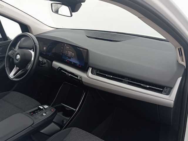 BMW Serie 2 218d Active Tourer color Blanco. Año 2023. 110KW(150CV). Diésel. En concesionario Augusta Aragon S.A. de Zaragoza