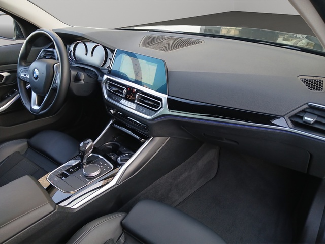 BMW Serie 3 318d color Negro. Año 2019. 110KW(150CV). Diésel. En concesionario GANDIA Automoviles Fersan, S.A. de Valencia