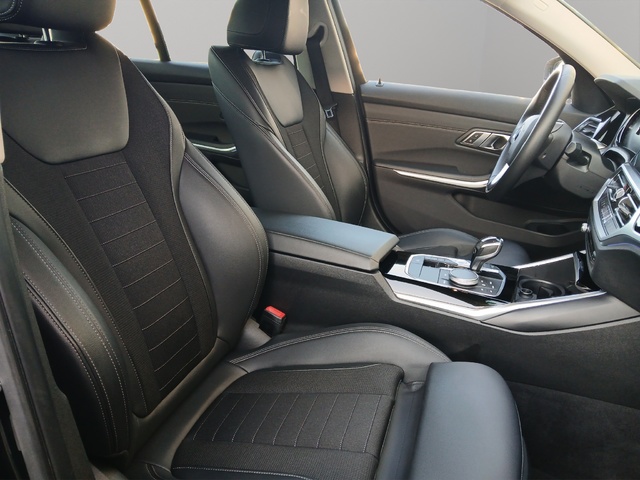 BMW Serie 3 318d color Negro. Año 2019. 110KW(150CV). Diésel. En concesionario GANDIA Automoviles Fersan, S.A. de Valencia