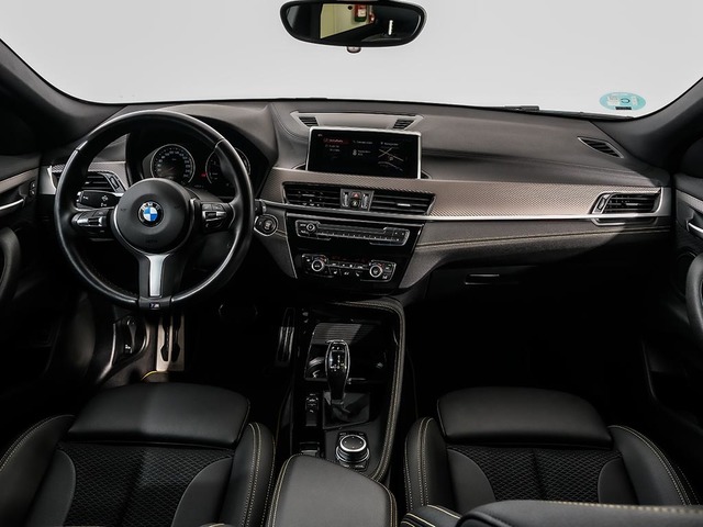 BMW X2 sDrive18d color Blanco. Año 2023. 110KW(150CV). Diésel. En concesionario Oliva Motor Tarragona de Tarragona