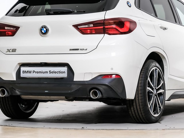 BMW X2 sDrive18d color Blanco. Año 2023. 110KW(150CV). Diésel. En concesionario Oliva Motor Tarragona de Tarragona