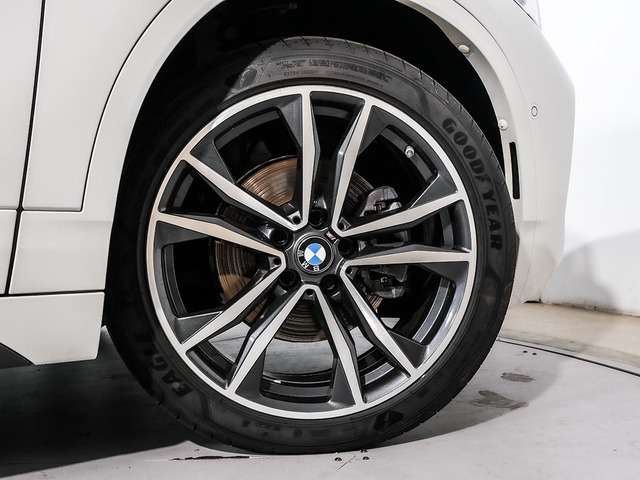 BMW X2 sDrive18d color Blanco. Año 2023. 110KW(150CV). Diésel. En concesionario Oliva Motor Tarragona de Tarragona