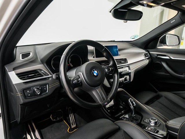 BMW X2 sDrive18d color Blanco. Año 2023. 110KW(150CV). Diésel. En concesionario Oliva Motor Tarragona de Tarragona