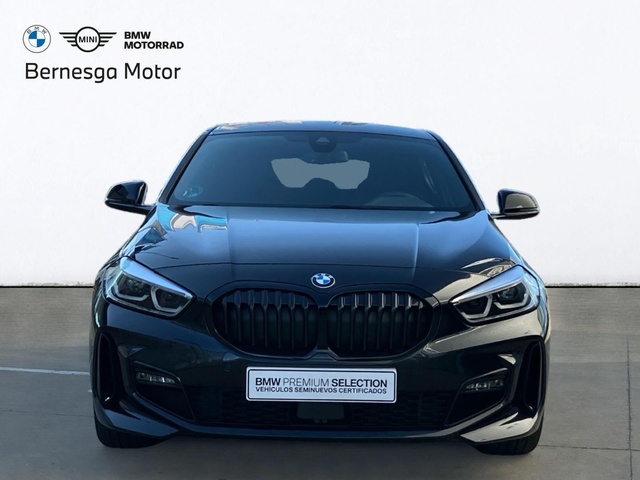 BMW Serie 1 118i color Negro. Año 2024. 103KW(140CV). Gasolina. En concesionario Bernesga Motor León (Bmw y Mini) de León