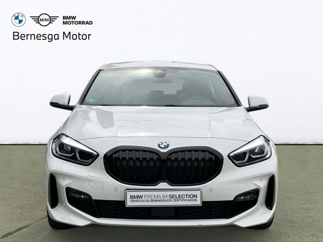 BMW Serie 1 118i color Blanco. Año 2024. 103KW(140CV). Gasolina. En concesionario Bernesga Motor León (Bmw y Mini) de León