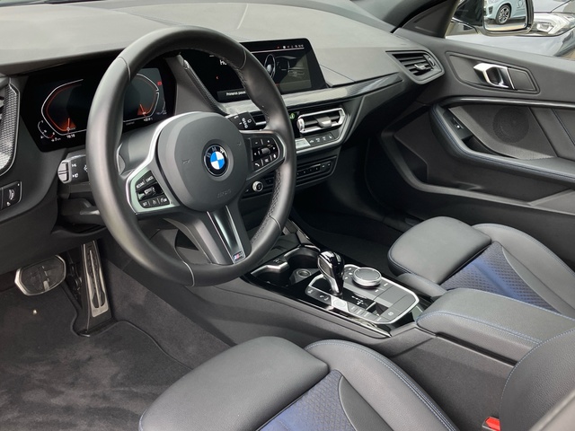 BMW Serie 1 118i color Blanco. Año 2024. 103KW(140CV). Gasolina. En concesionario Bernesga Motor León (Bmw y Mini) de León