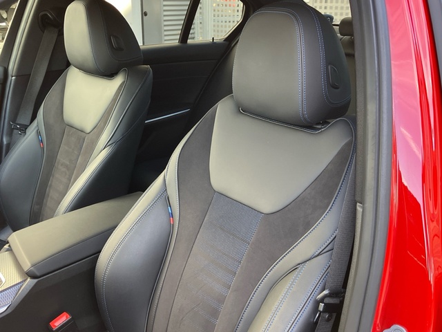 BMW Serie 3 320d color Rojo. Año 2024. 140KW(190CV). Diésel. En concesionario Bernesga Motor León (Bmw y Mini) de León