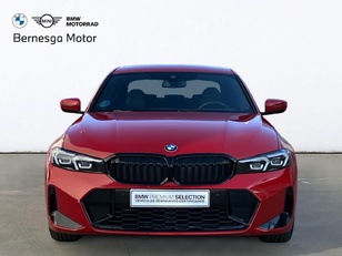 Fotos de BMW Serie 3 320d color Rojo. Año 2024. 140KW(190CV). Diésel. En concesionario Bernesga Motor León (Bmw y Mini) de León