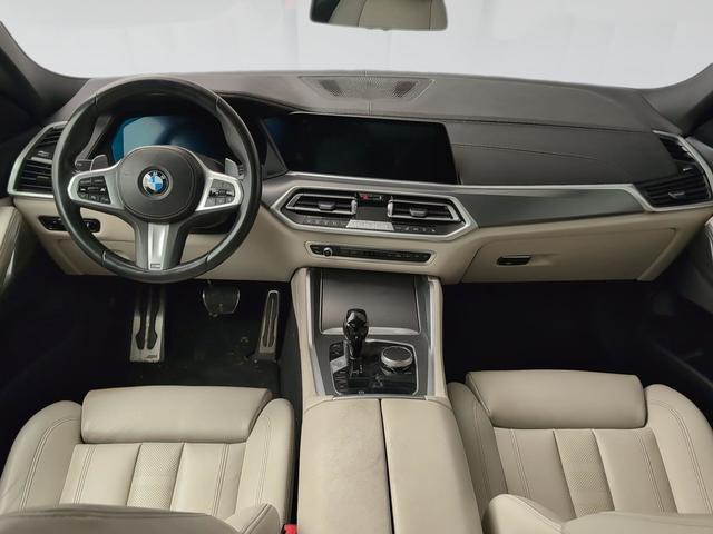 BMW X6 xDrive40d color Gris. Año 2022. 250KW(340CV). Diésel. En concesionario Automotor Premium Velázquez - Málaga de Málaga