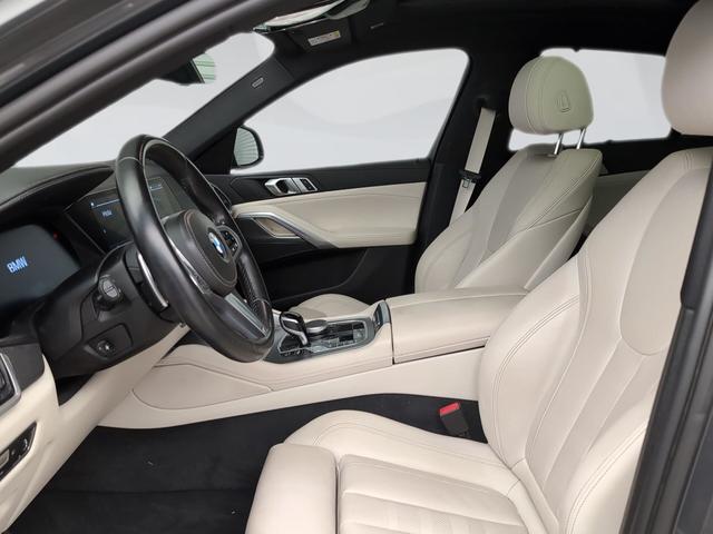 BMW X6 xDrive40d color Gris. Año 2022. 250KW(340CV). Diésel. En concesionario Automotor Premium Velázquez - Málaga de Málaga