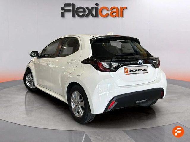 Foto 4 Toyota Yaris 120H Active Tech 85 kW (116 CV)
