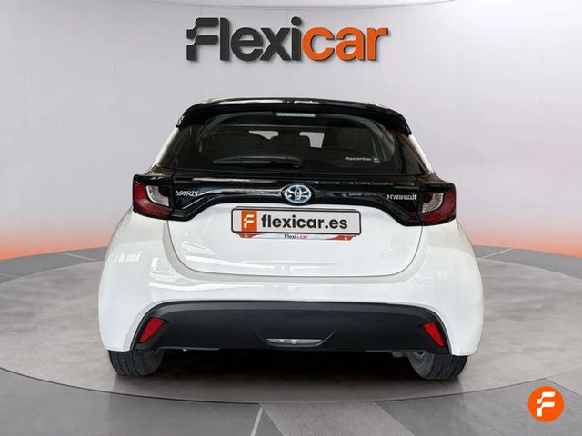Foto 5 Toyota Yaris 120H Active Tech 85 kW (116 CV)