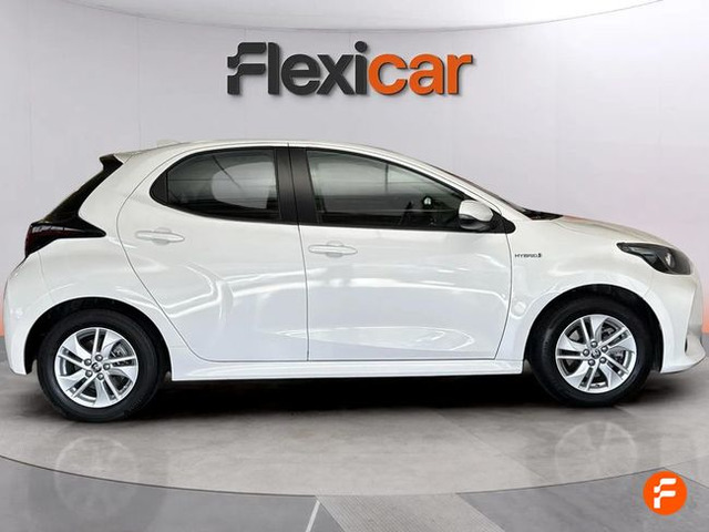 Foto 7 Toyota Yaris 120H Active Tech 85 kW (116 CV)