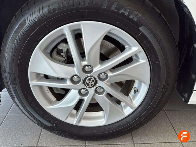 Foto 9 Toyota Yaris 120H Active Tech 85 kW (116 CV)