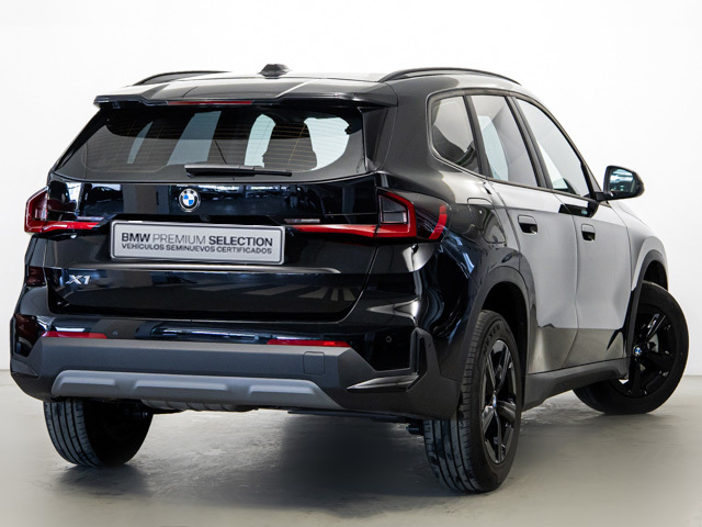 BMW X1 sDrive18d color Negro. Año 2024. 110KW(150CV). Diésel. En concesionario BMW Fuenteolid Valladolid de Valladolid