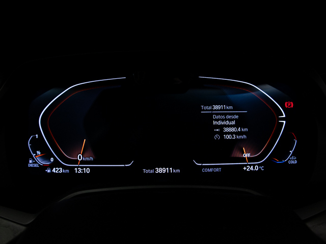 BMW X7 xDrive40d color Negro. Año 2022. 250KW(340CV). Diésel. En concesionario BMW Fuenteolid Valladolid de Valladolid