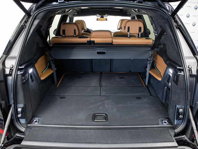 BMW X7 xDrive40d color Negro. Año 2022. 250KW(340CV). Diésel. En concesionario BMW Fuenteolid Valladolid de Valladolid