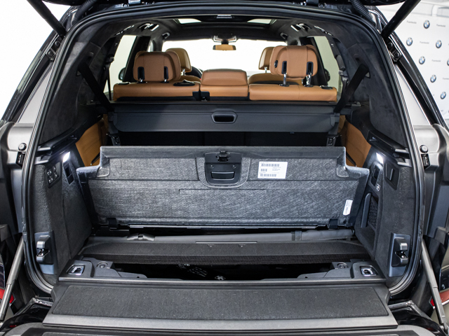 BMW X7 xDrive40d color Negro. Año 2022. 250KW(340CV). Diésel. En concesionario BMW Fuenteolid Valladolid de Valladolid