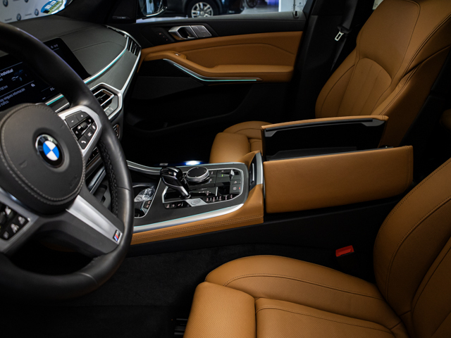 BMW X7 xDrive40d color Negro. Año 2022. 250KW(340CV). Diésel. En concesionario BMW Fuenteolid Valladolid de Valladolid