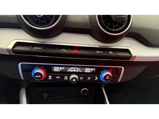 Audi Q2 design 35 TFSI 110 kW (150 CV) S tronic