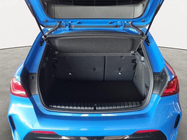 BMW Serie 1 118i color Azul. Año 2021. 103KW(140CV). Gasolina. En concesionario FINESTRAT Automoviles Fersan, S.A. de Alicante