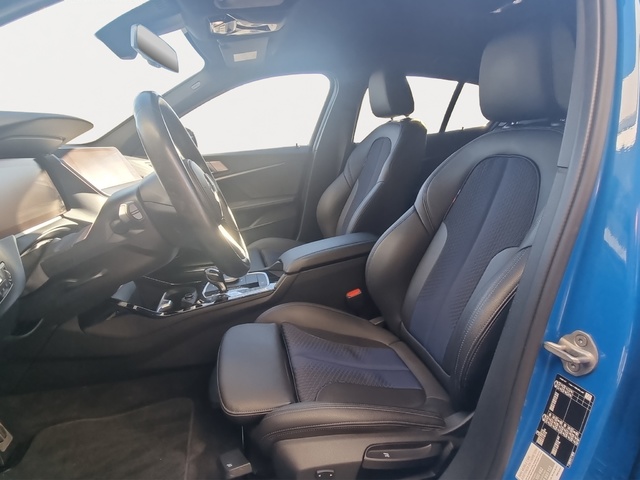 BMW Serie 1 118i color Azul. Año 2021. 103KW(140CV). Gasolina. En concesionario FINESTRAT Automoviles Fersan, S.A. de Alicante