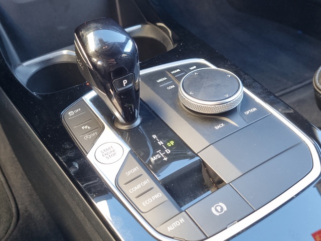 BMW Serie 1 118i color Azul. Año 2021. 103KW(140CV). Gasolina. En concesionario FINESTRAT Automoviles Fersan, S.A. de Alicante