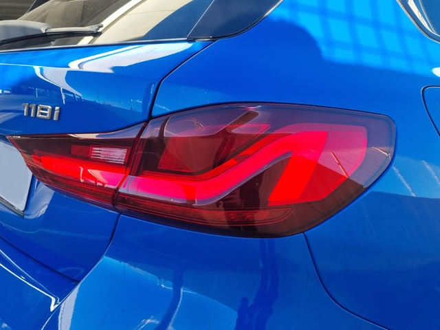 BMW Serie 1 118i color Azul. Año 2021. 103KW(140CV). Gasolina. En concesionario FINESTRAT Automoviles Fersan, S.A. de Alicante