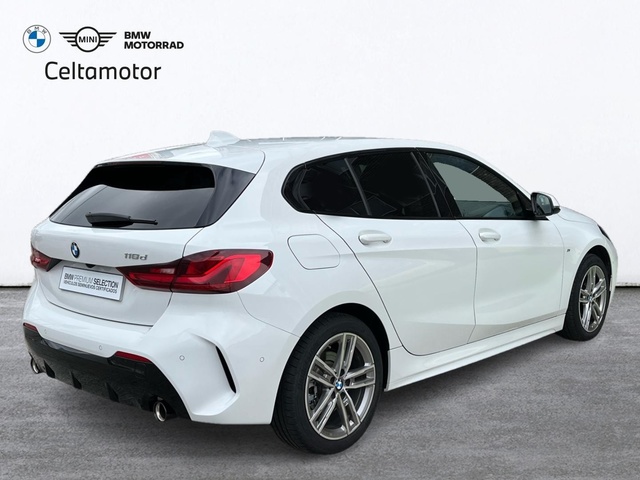 BMW Serie 1 118d color Blanco. Año 2024. 110KW(150CV). Diésel. En concesionario Celtamotor Vigo de Pontevedra