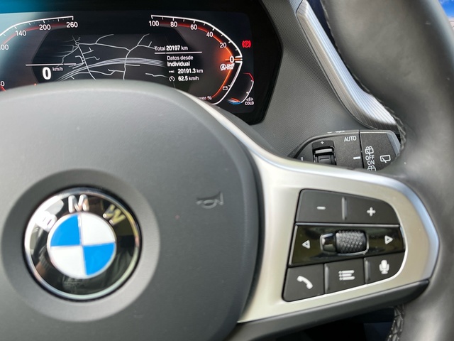 BMW Serie 1 118d color Blanco. Año 2024. 110KW(150CV). Diésel. En concesionario Celtamotor Vigo de Pontevedra