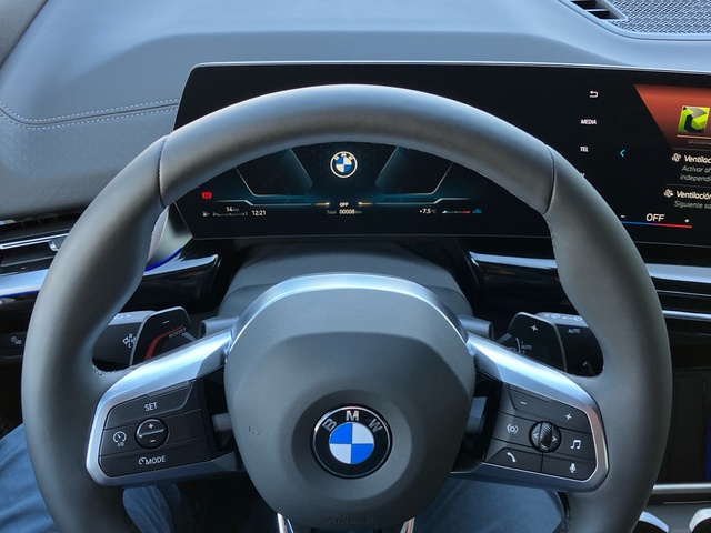 BMW iX2 eDrive20 color Gris. Año 2025. 150KW(204CV). Eléctrico. En concesionario Bernesga Motor León (Bmw y Mini) de León