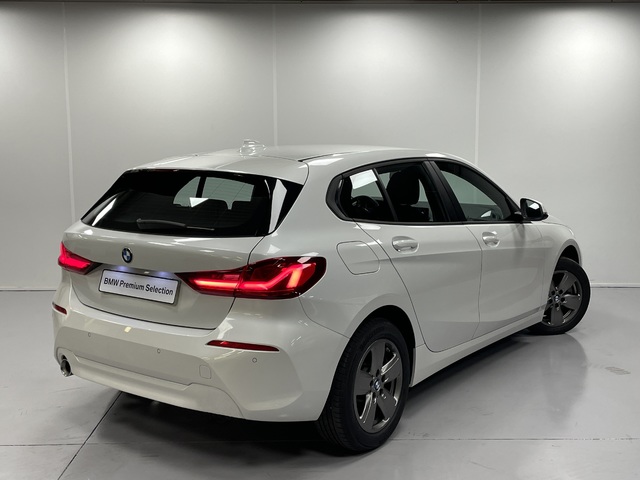 BMW Serie 1 118i color Blanco. Año 2021. 103KW(140CV). Gasolina. En concesionario Maberauto de Castellón