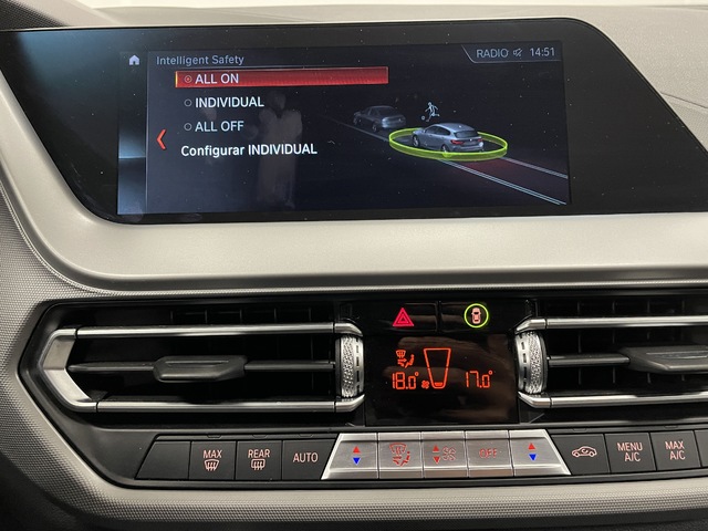 BMW Serie 1 118i color Blanco. Año 2021. 103KW(140CV). Gasolina. En concesionario Maberauto de Castellón