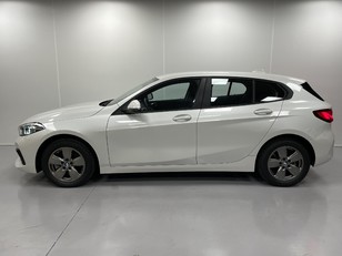 Fotos de BMW Serie 1 118i color Blanco. Año 2021. 103KW(140CV). Gasolina. En concesionario Maberauto de Castellón