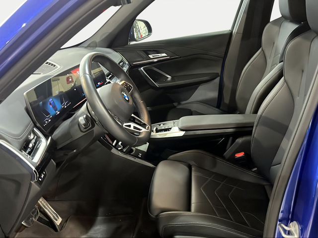 BMW X1 sDrive18d color Azul. Año 2024. 110KW(150CV). Diésel. En concesionario Ilbira Motor | Granada de Granada