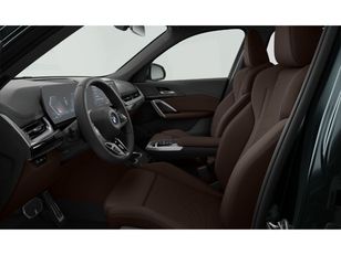 Fotos de BMW X1 sDrive20i color Verde. Año 2024. 125KW(170CV). Gasolina. En concesionario San Pablo Motor | Su Eminencia de Sevilla