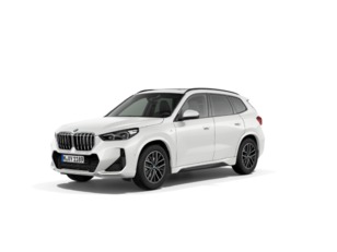 Fotos de BMW X1 sDrive18d color Blanco. Año 2024. 110KW(150CV). Diésel. En concesionario San Pablo Motor | Su Eminencia de Sevilla
