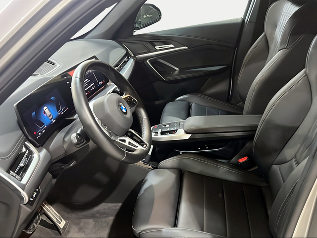 BMW X1 sDrive20d color Gris Plata. Año 2024. 120KW(163CV). Diésel. En concesionario Ilbira Motor | Granada de Granada