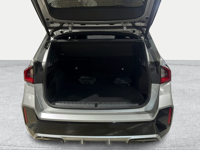 BMW X1 sDrive20d color Gris Plata. Año 2024. 120KW(163CV). Diésel. En concesionario Ilbira Motor | Granada de Granada